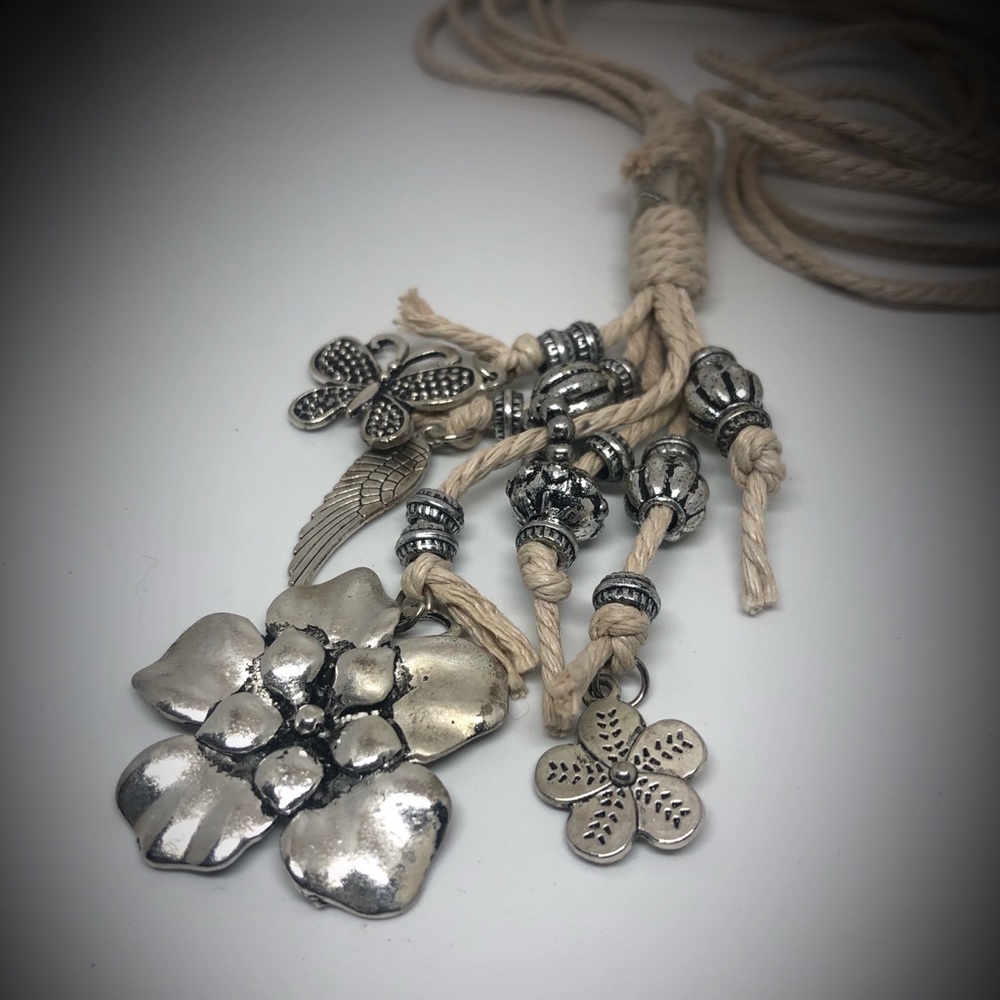 Floral, Silver & Tan, Charm Necklace, NWT